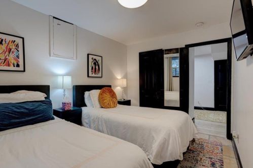 1898 Lisbon Dr, Atlanta GA  30310-4916 exterior