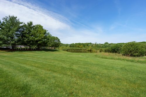 8690 Oakland Hl Cir, Kalamazoo MI 49024-5298 exterior