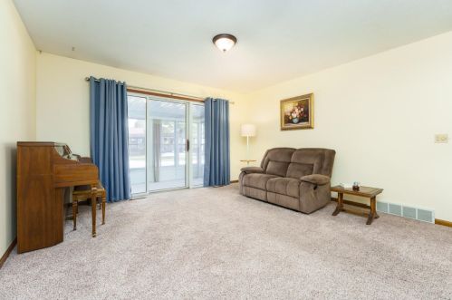 5190 Grn Mdw Rd, Kalamazoo MI 49009-1262 exterior