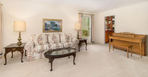 6575 Pleasantview Dr, Kalamazoo, MI 49024-1034