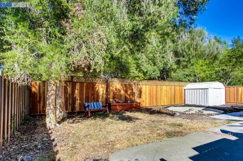 1946 6th St, Concord CA  94519-2216 exterior