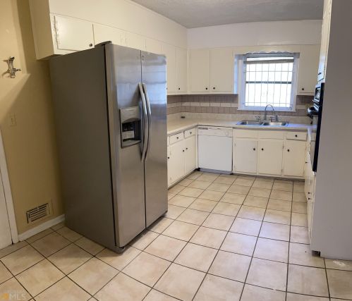 3027 Collier Dr, Atlanta GA  30318-7152 exterior