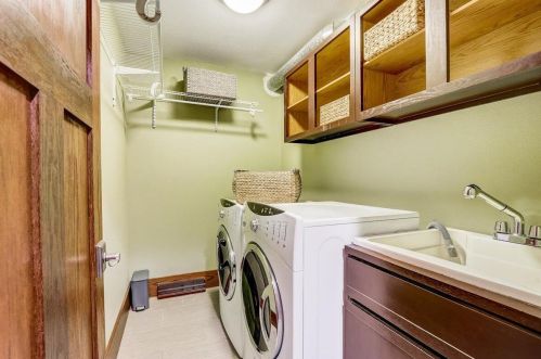 9916 Grantosa Dr, Milwaukee WI  53222-1411 exterior