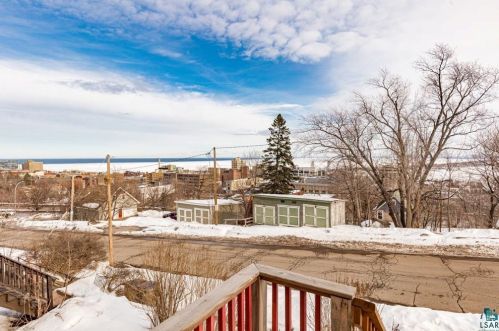 517 4th St, Duluth, MN 55805-1938