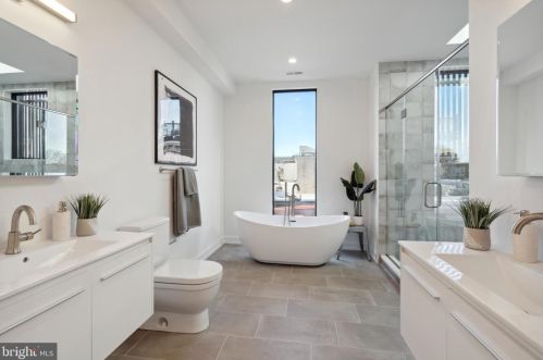 743 Cleveland St, Philadelphia PA  19146-1811 exterior