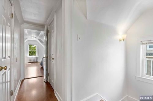 16 Vly Pl, Edgewater NJ 07020-1311 exterior