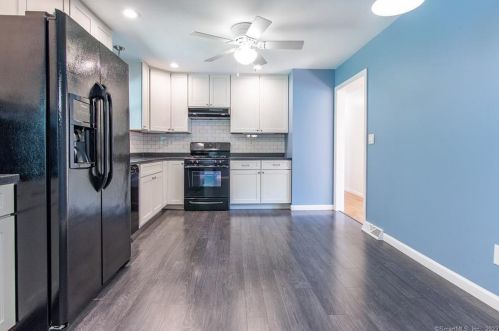 65 Covington Dr, Milford CT 06461-1805 exterior