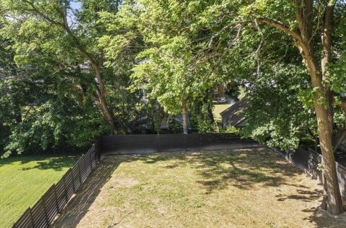 5532 Forbes Ave, Pittsburgh PA  15217-1126 exterior