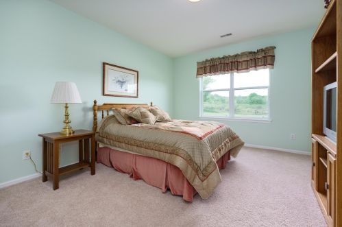 8690 Oakland Hl Cir, Kalamazoo MI 49024-5298 exterior