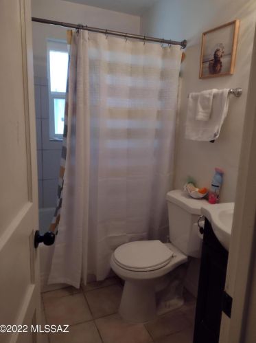 1864 Calle Sombrero, Tucson AZ 85713-2627 exterior