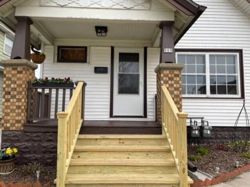 909 Lincoln Ave, Milwaukee WI  53207-1711 exterior