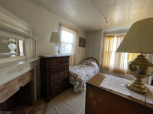 39 Willow St, Montclair NJ  07042-3547 exterior