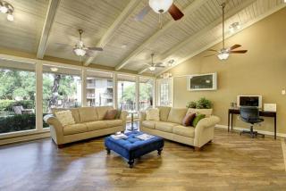 3600 Greystone Dr, Austin TX  78731-2278 exterior