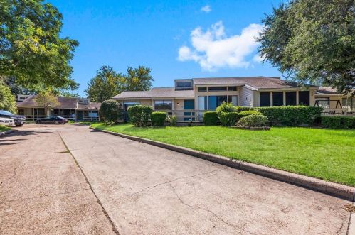 49 April Point Dr, Montgomery TX  77356-5816 exterior