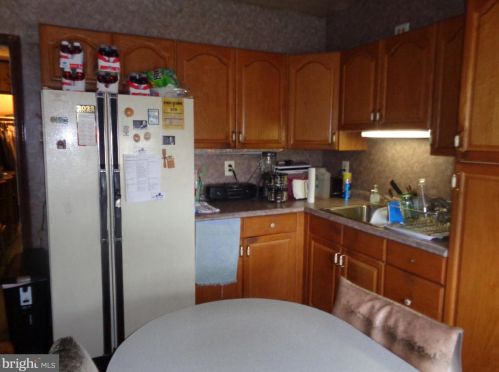 7233 Limekiln Pike, Philadelphia PA 19138-1333 exterior