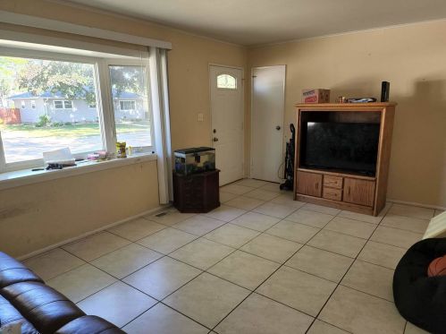 907 Krings Ln, Joliet IL 60435-3832 exterior