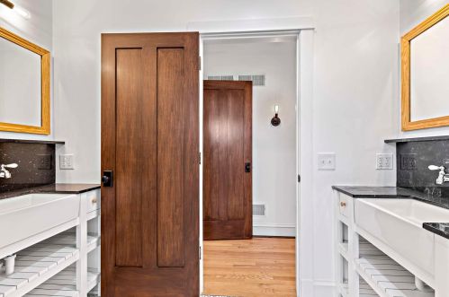 1415 Juneway Ter, Chicago IL 60626-1034 exterior