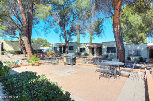 1022 Calle De Ln Temporada, Green Valley AZ 85614-1964 exterior