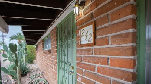 242 Kolb Rd, Tucson, AZ 85710-3615