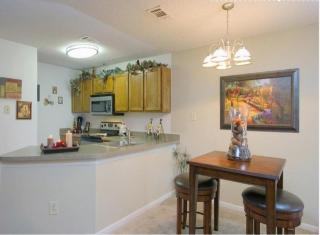 9218 Balcones Club Dr, Austin TX  78750-2762 exterior