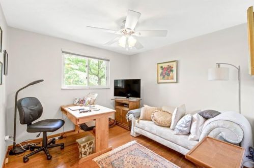 1236 Pinewood Dr, Pittsburgh PA 15243-1812 exterior