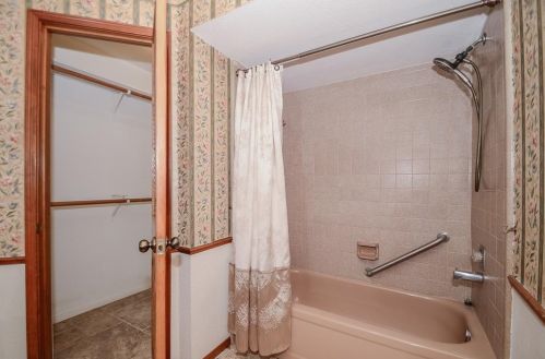 5611 Kiowa Timbers Dr, Humble TX 77346-1929 exterior