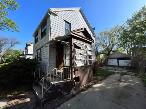 4418 26th St, Milwaukee, WI 53209-6104