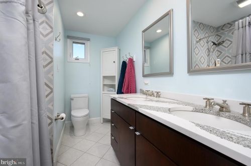 747 Bobwhite Ln, Huntingdon Valley PA 19006-2117 exterior