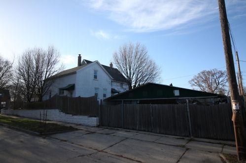 6852 41st St, Milwaukee WI  53209-2255 exterior