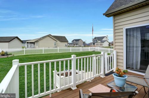 296 Friendly Dr, Hanover PA 17331 exterior