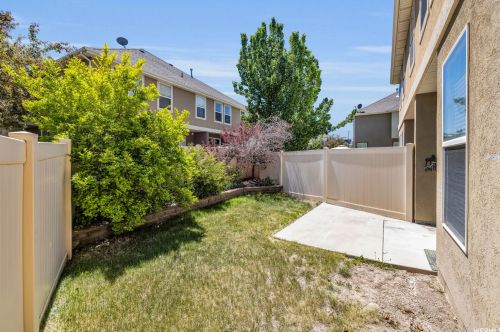 3939 Spencer Crst Ln, Taylorsville UT 84084-5004 exterior