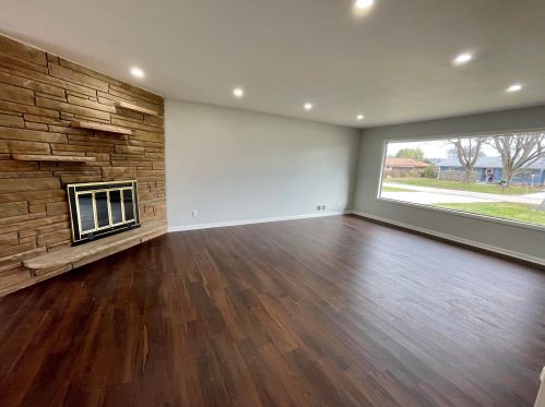 8959 Mohawk Rd, Milwaukee WI  53217-1741 exterior