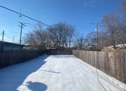 10236 Crandon Ave, Chicago, IL 60617-5619