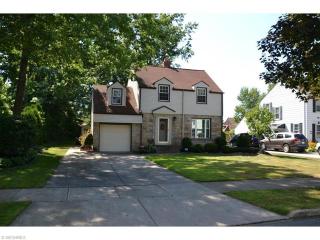 354 218 St, Cleveland OH  44119-2424 exterior