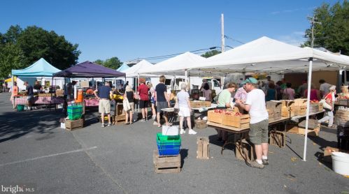 2310 Candlewood Dr, Alexandria VA exterior