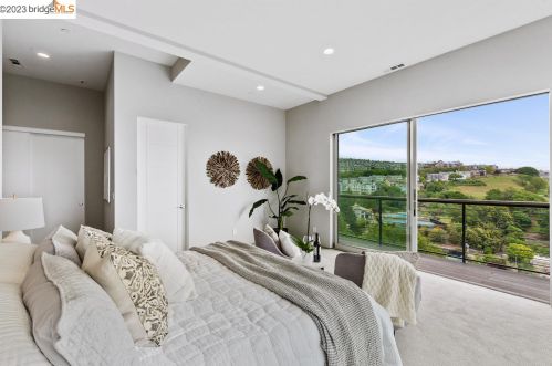 1550 Grand View Dr, Berkeley CA 94705-1637 exterior