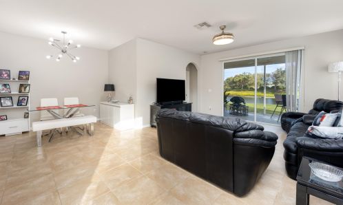 10102 Chadwick Dr, Fort Pierce FL  34987-2420 exterior