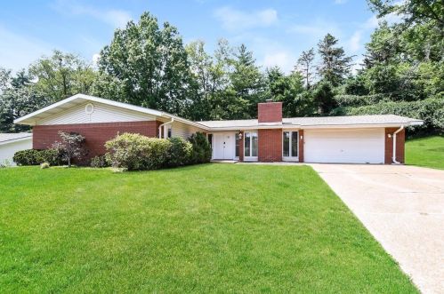 1665 Pepperwood Dr, Saint Louis MO  63146-3811 exterior