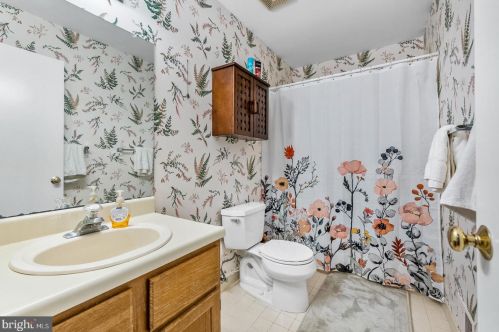 11 Revere Ct, Trenton NJ 08628-3610 exterior