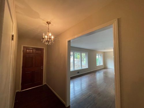 2433 Kingscliff Dr, Atlanta GA  30345-2140 exterior