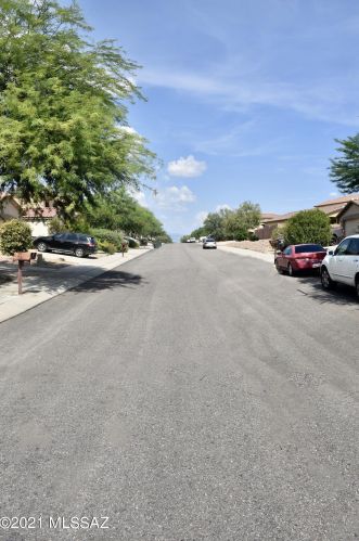 7449 Fair Meadows Loop, Tucson AZ 85756-6151 exterior