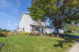 1447 Bangor Ln, Aurora, IL 60504-6843