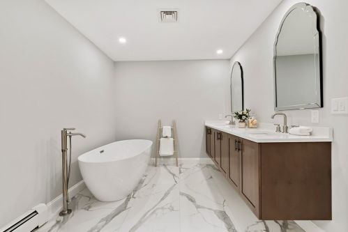 181 Johnny Cake St, North Andover MA 01845-5613 exterior