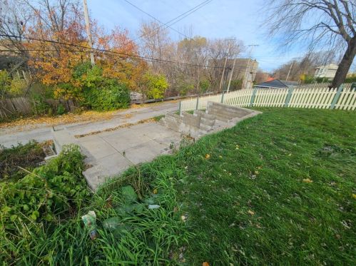 2941 2nd St, Milwaukee WI  53212-2411 exterior