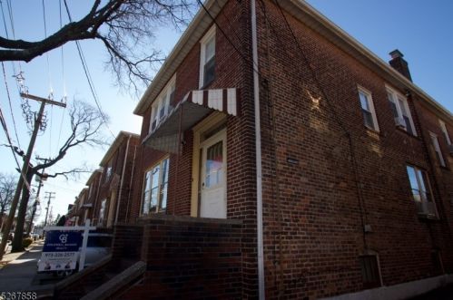 494 13 St, Newark NJ 07107-1105 exterior