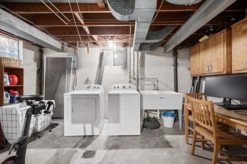 319 Questend Ave, Pittsburgh PA 15228-2461 exterior