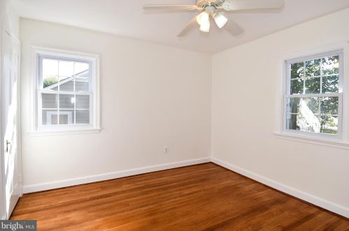 5746 15th St, Arlington VA  22205-2857 exterior