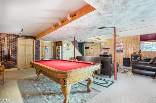 1944 Lincoln Rd, Allegan MI 49010-9435 exterior