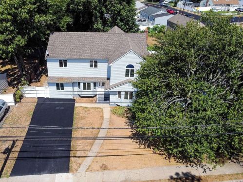 1229 August Rd, Babylon, NY 11703-1905