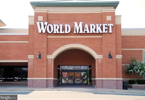 7027 Chesley Search Way, Alexandria VA 22315-4754 exterior